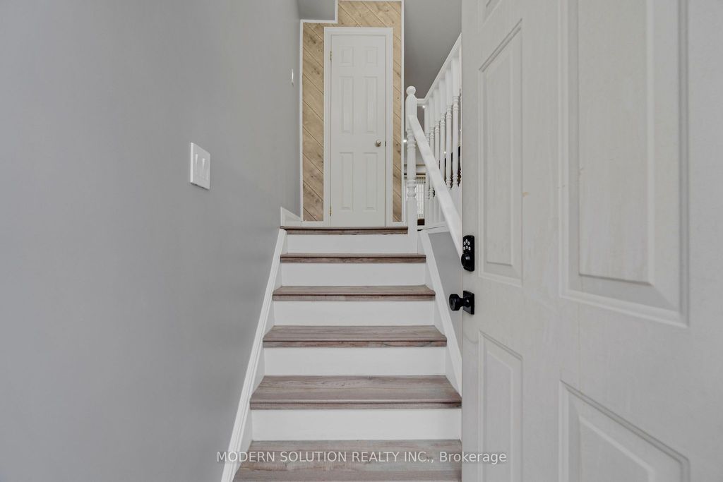 Photo of 3480 Upper Middle Road #29, Burlington, ON L7M 4R7 (MLS # W12545156)