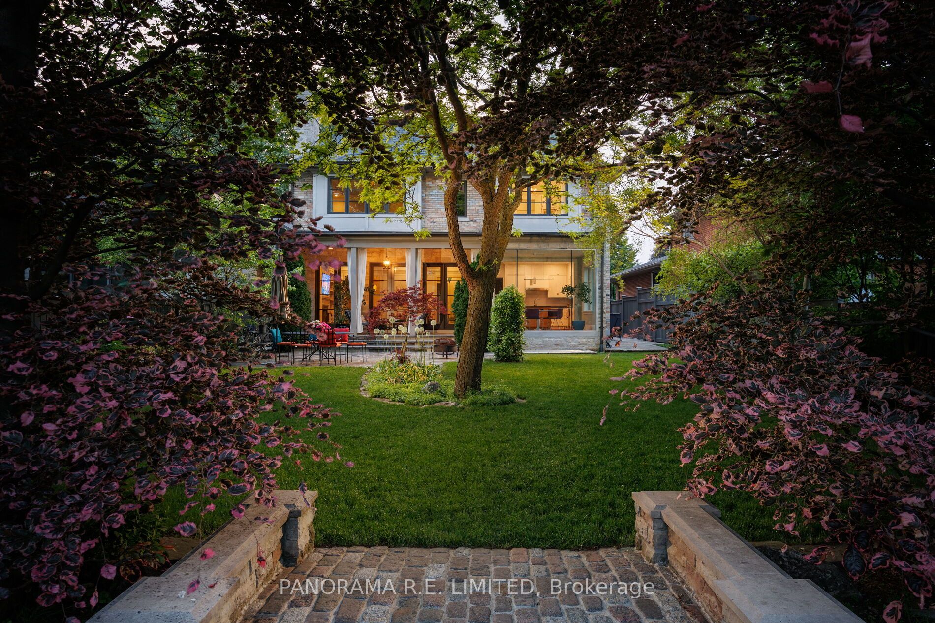 19 Graystone Gardens