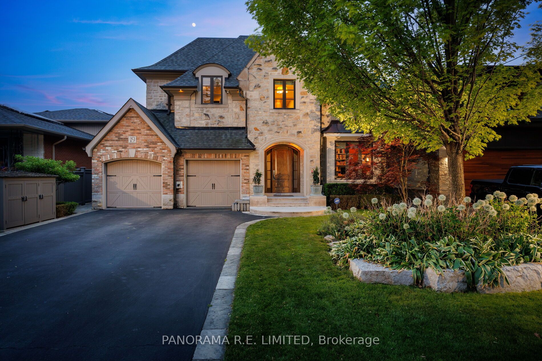 19 Graystone Gardens