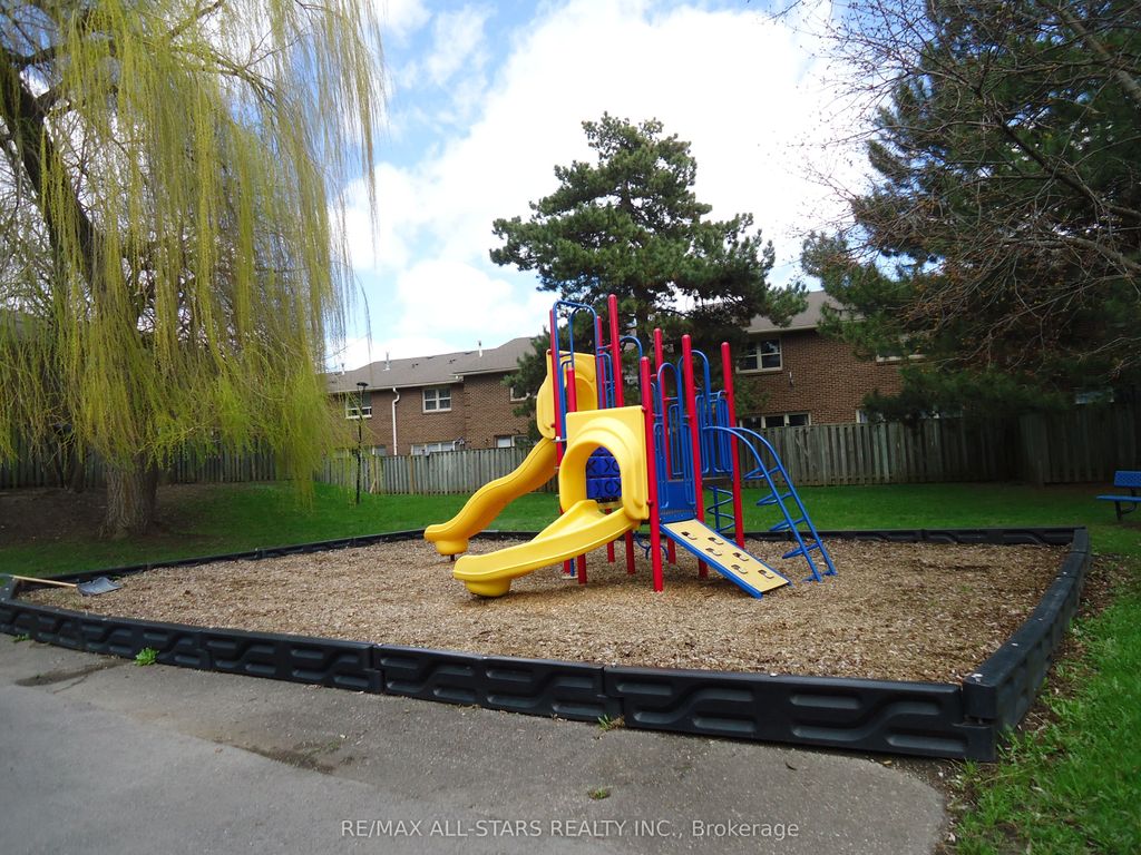 Photo of 61 Eden Park Drive, Brampton, ON L6T 3A5 (MLS # W13027602)