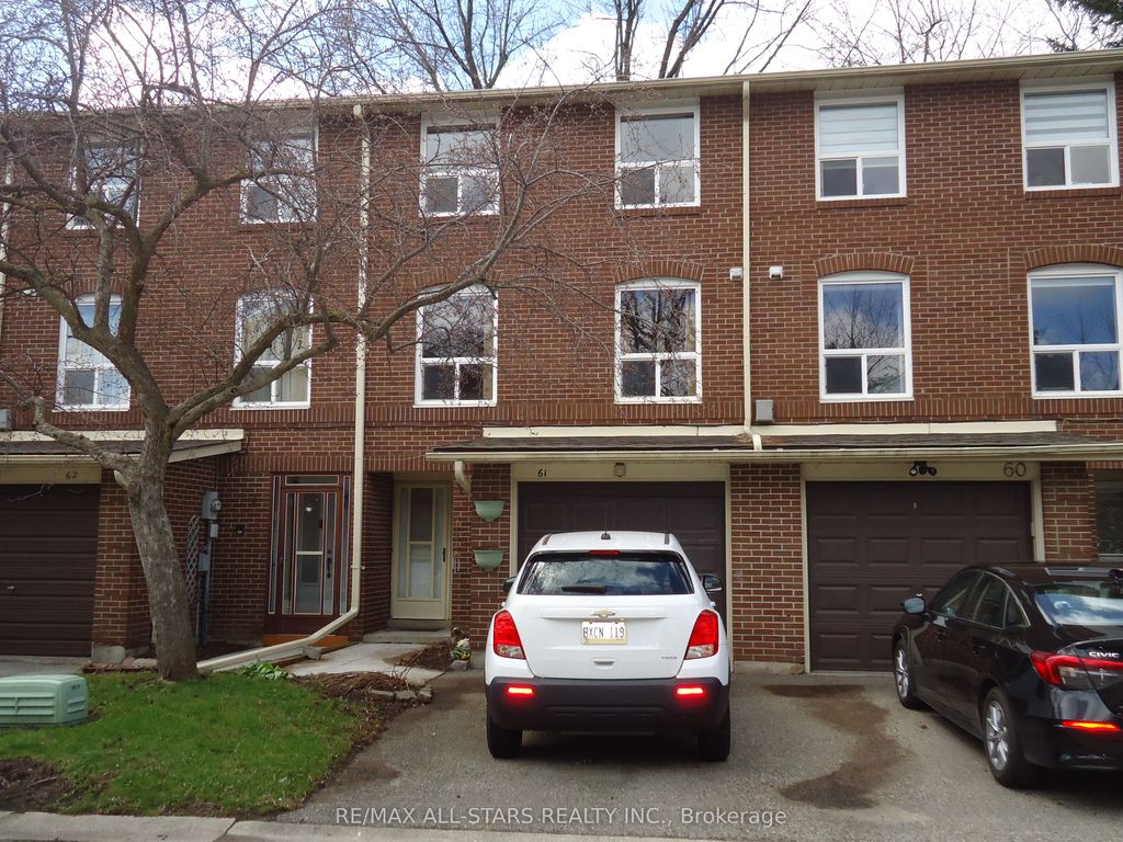 Photo of 61 Eden Park Drive, Brampton, ON L6T 3A5 (MLS # W13027602)