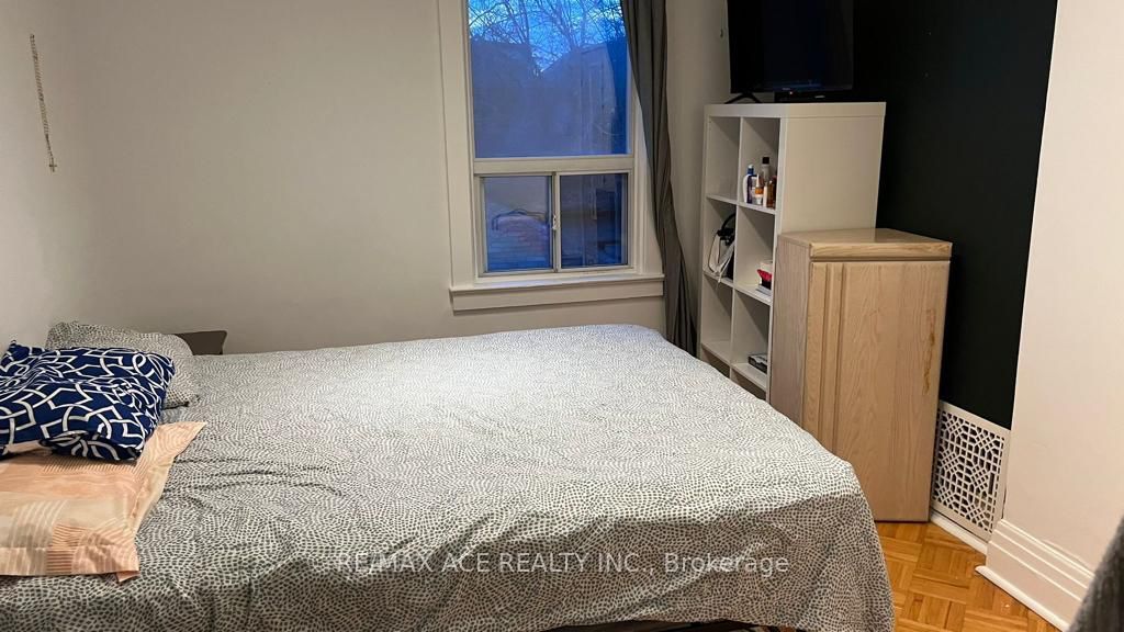 38 Emerson Avenue Room