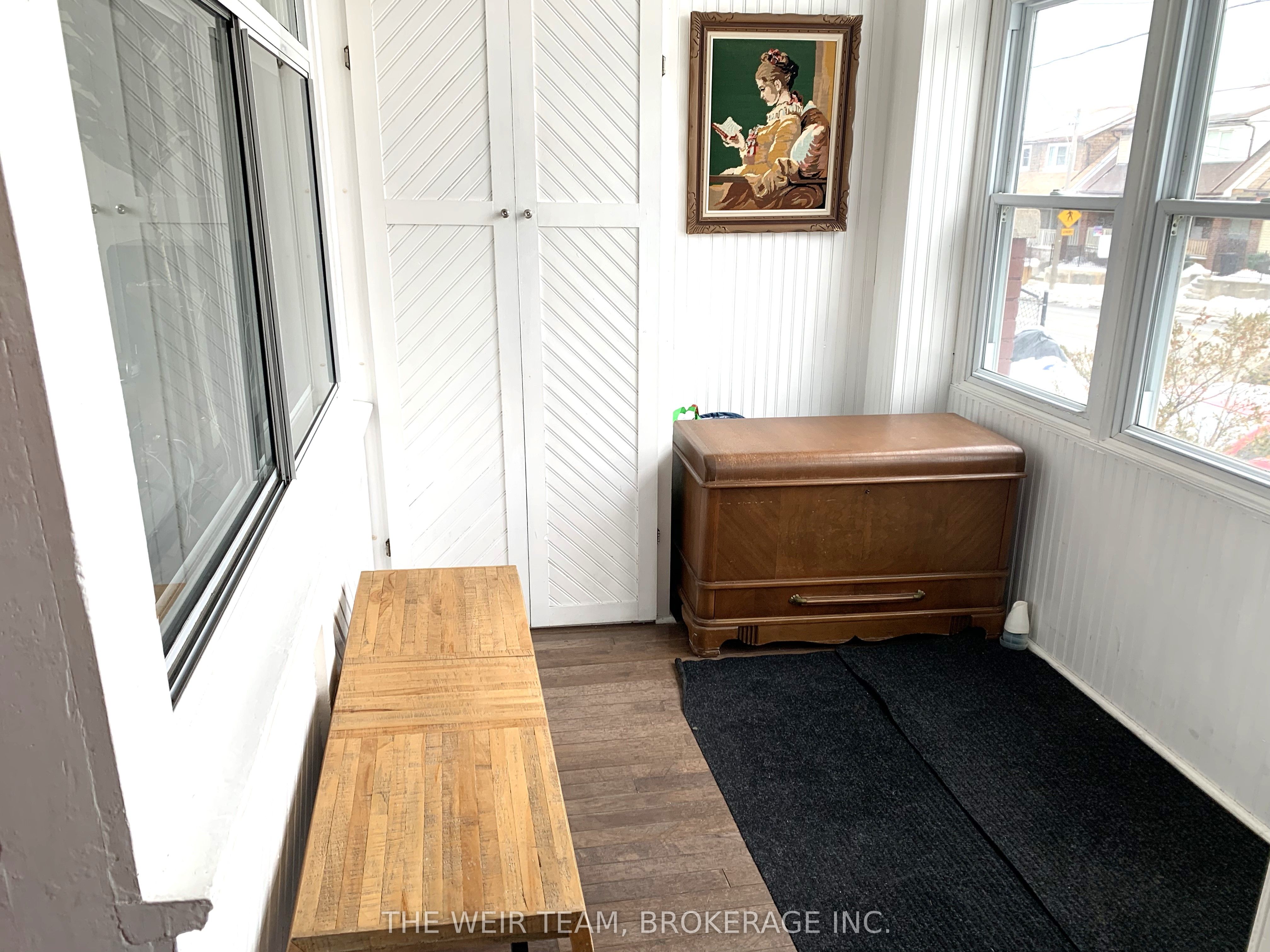 911 Woodbine Avenue