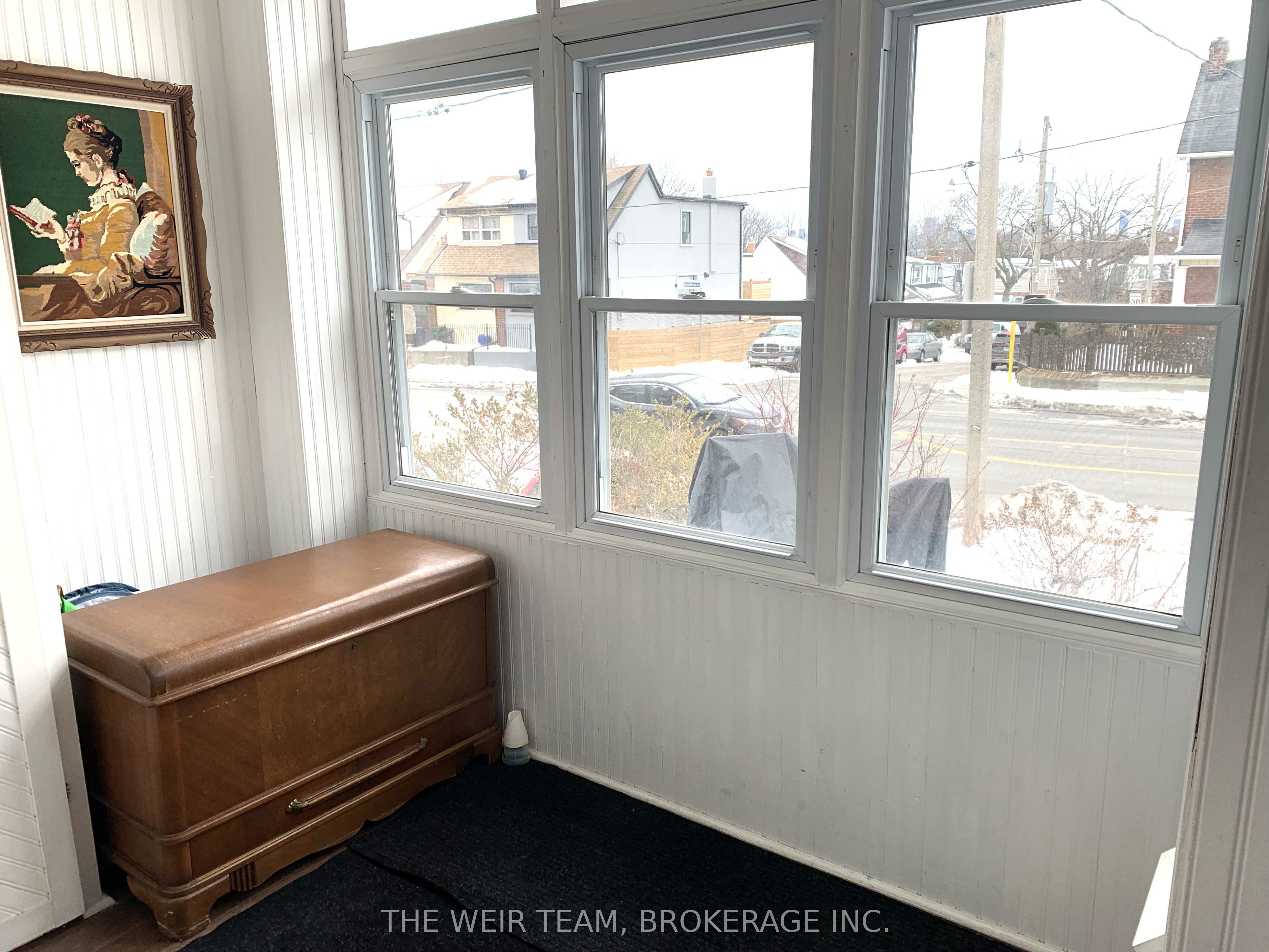 911 Woodbine Avenue
