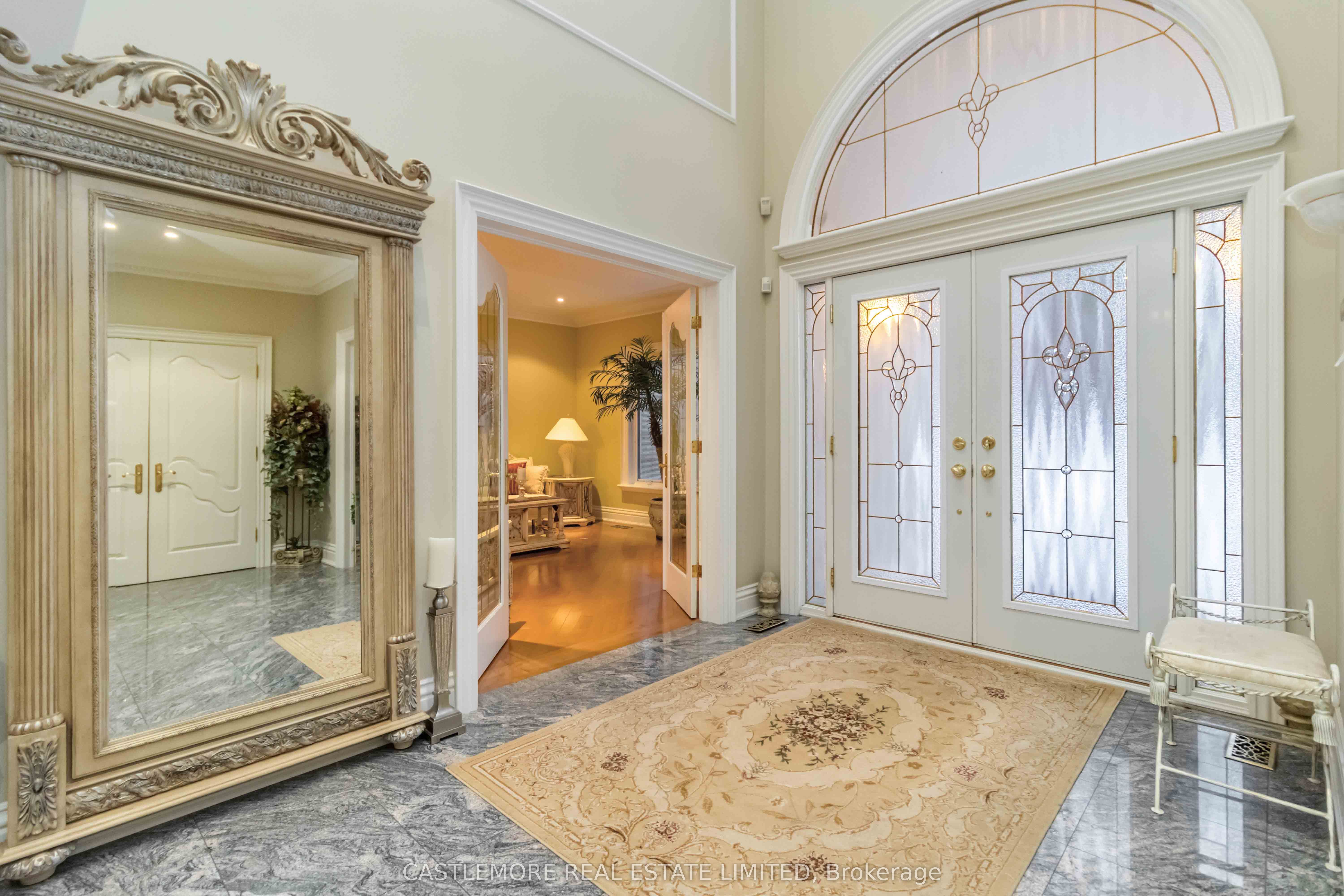 2444 hensall Street E