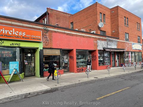 376-378 Spadina Avenue Toronto ON M5T 2G5