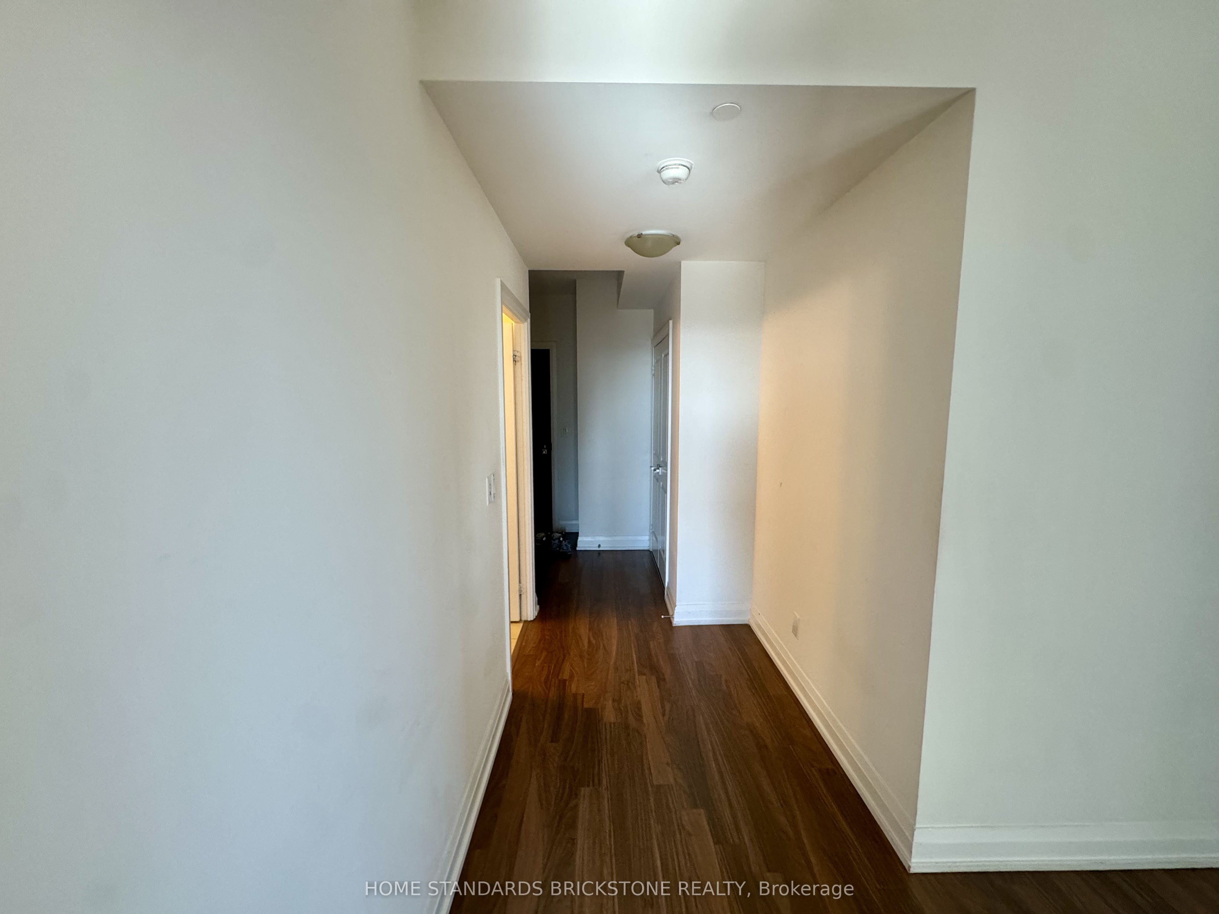 7171 Yonge Street 2201