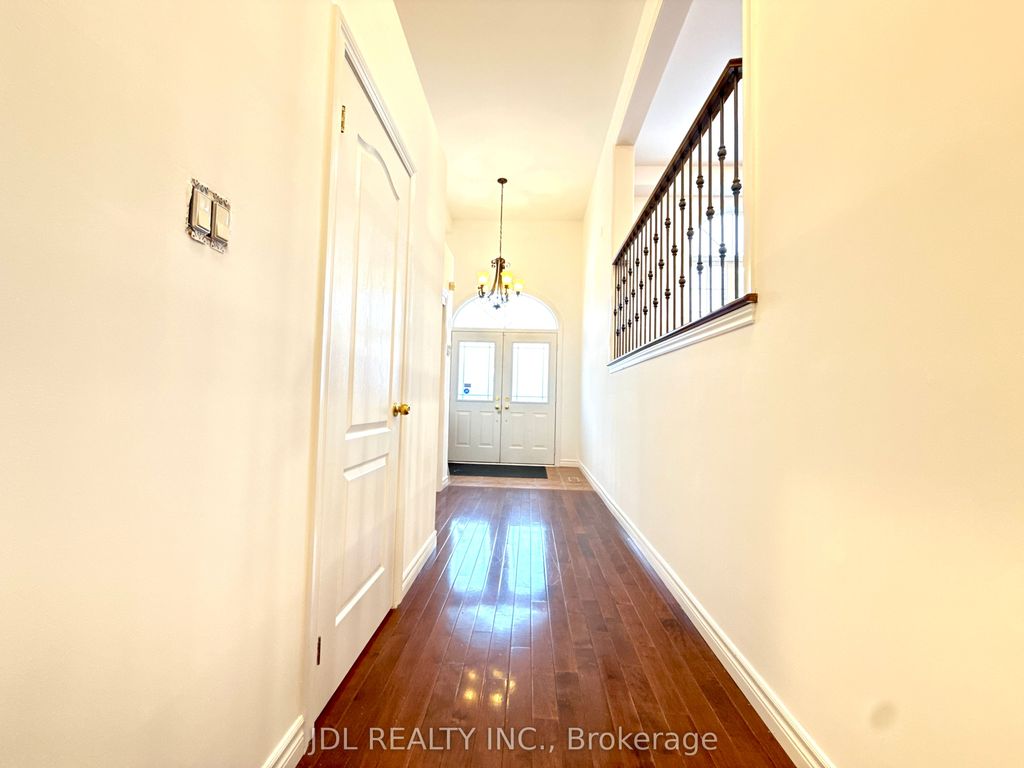 Photo of 69 Gail Parks Crescent, Newmarket, ON L3X 3B9 (MLS # N12817780)