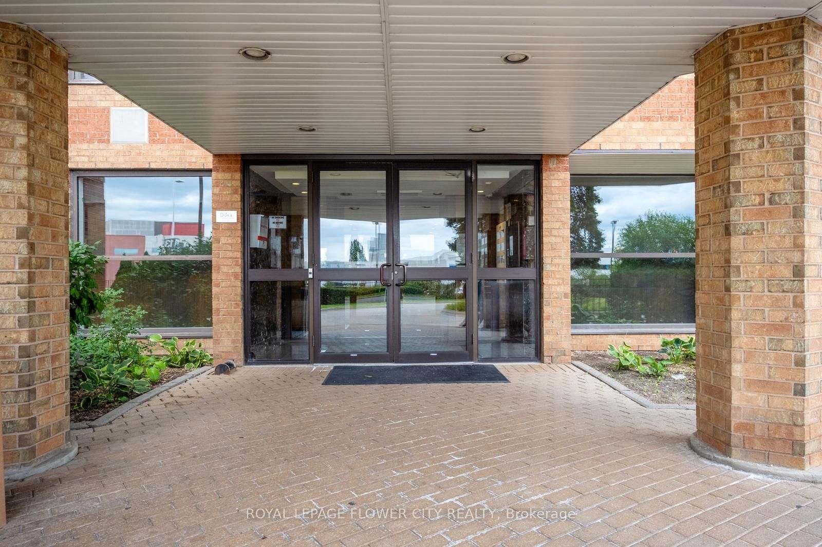 6 Humberline Drive 417