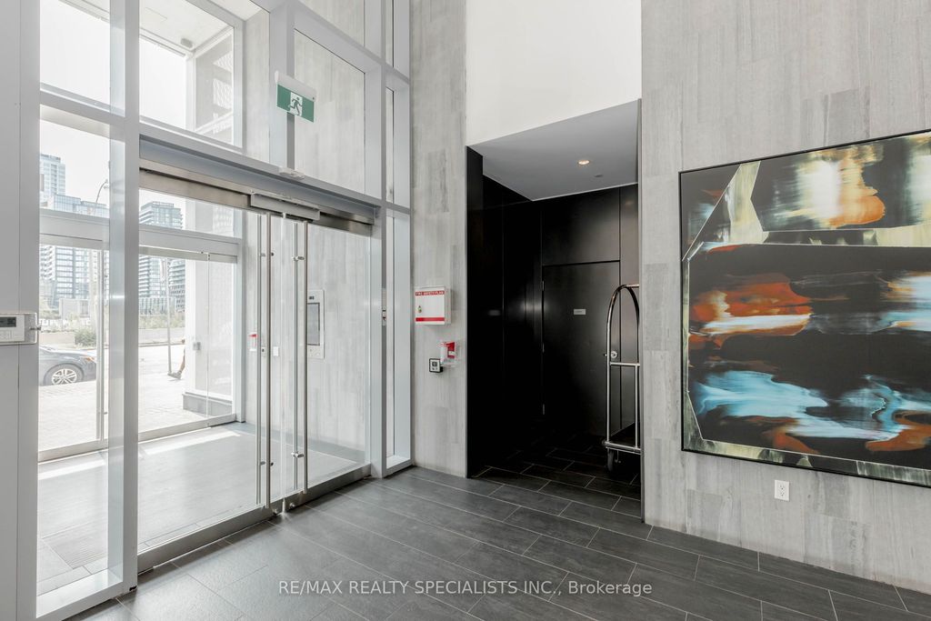 Photo of 576 FRONT Street W #1705, Toronto, ON M5V 1C1 (MLS # C12440701)