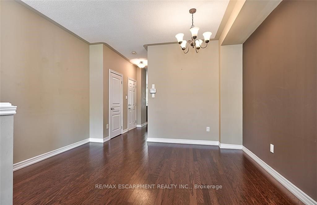 3436 Hayhurst Crescent