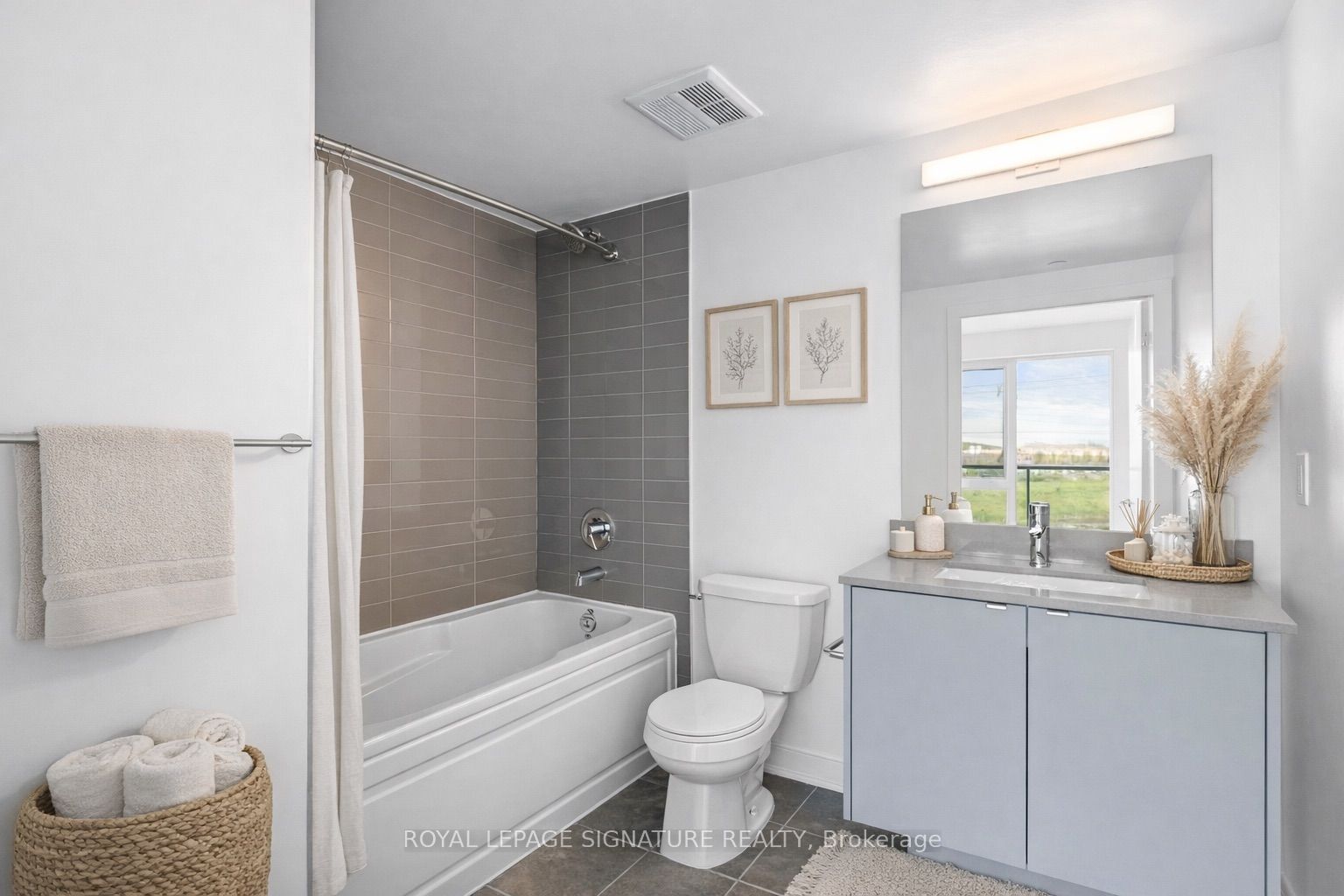 3200 Dakota Common N/A B404