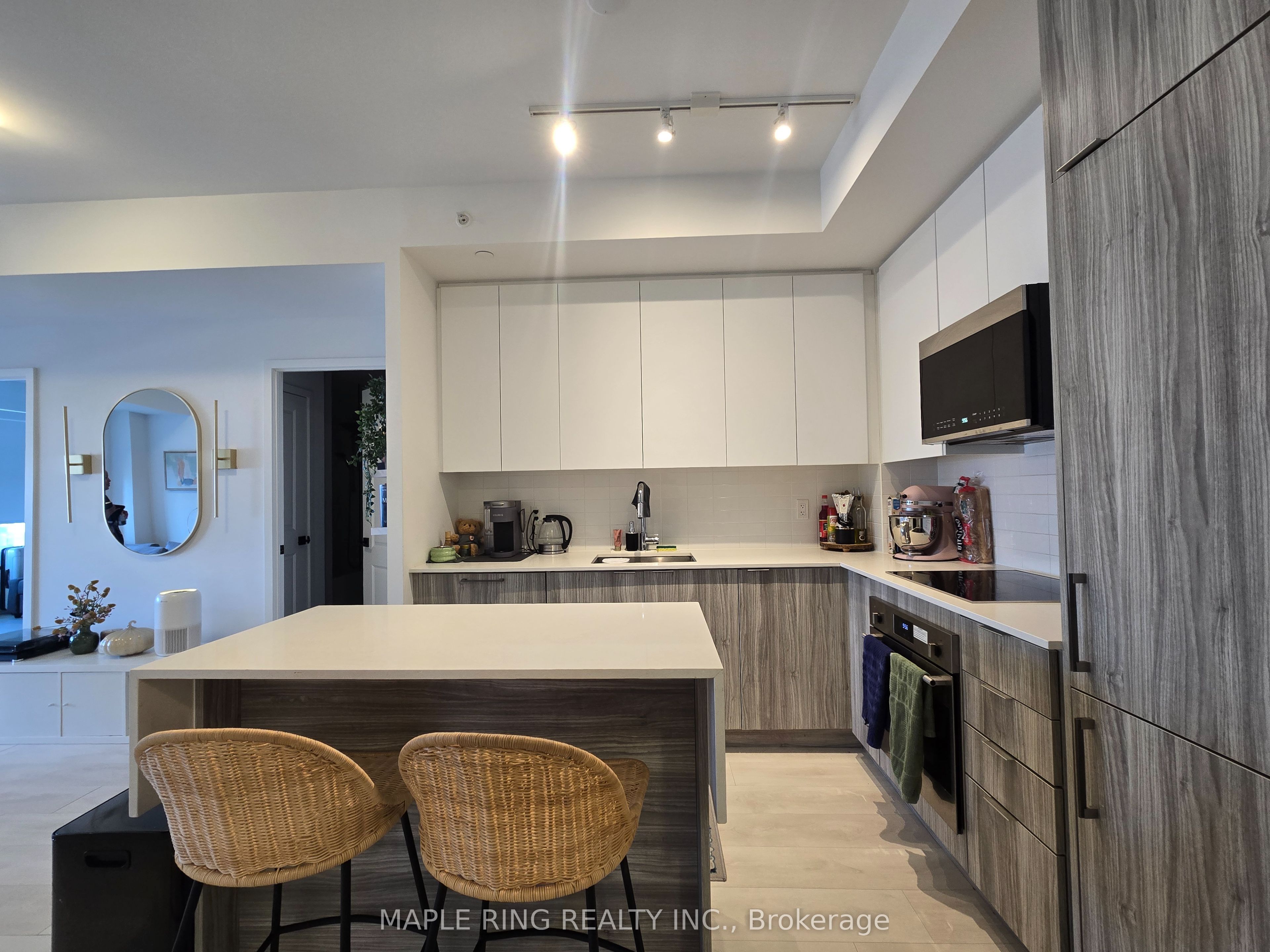 2481 Taunton Road 1104