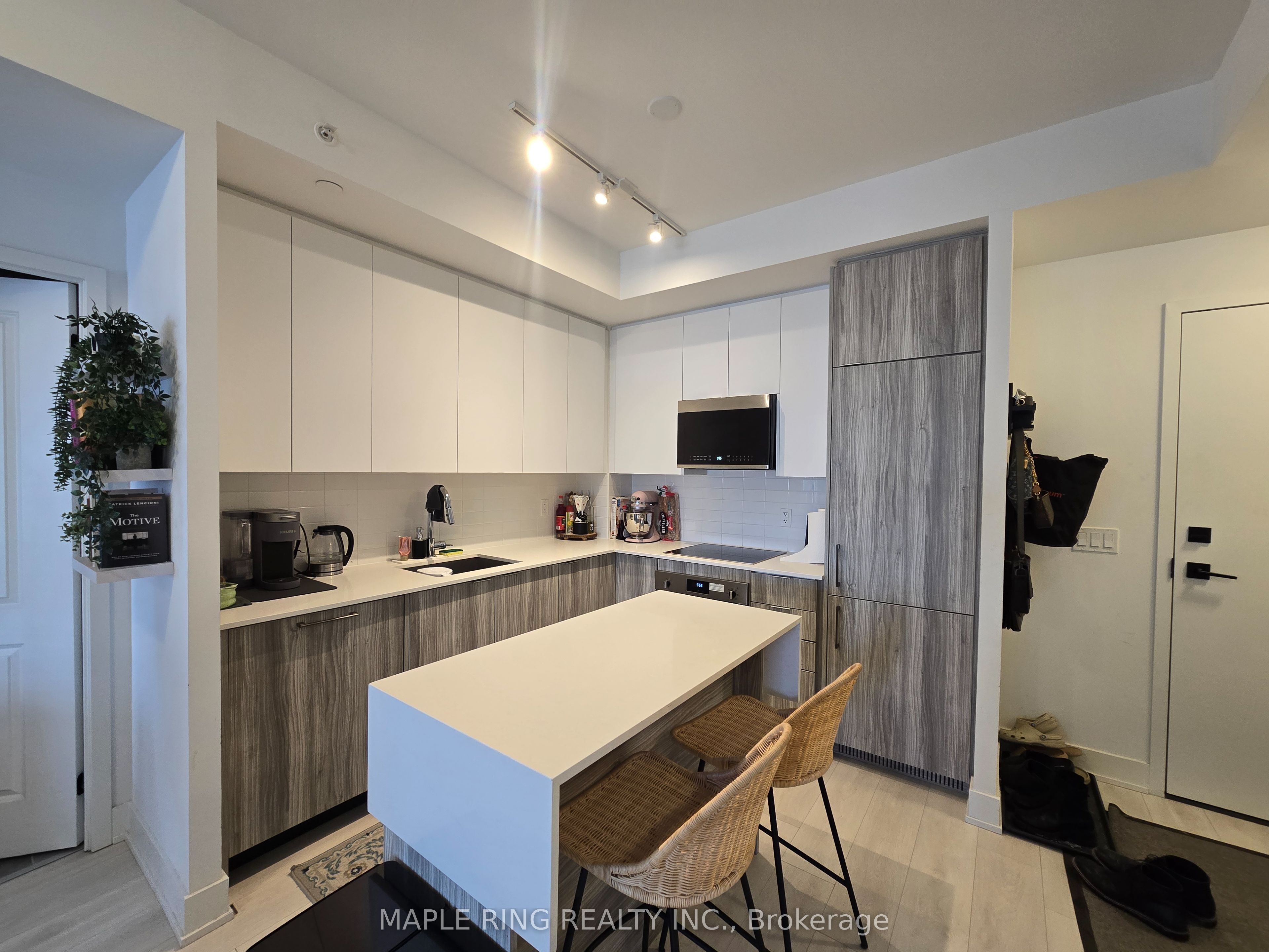 2481 Taunton Road 1104