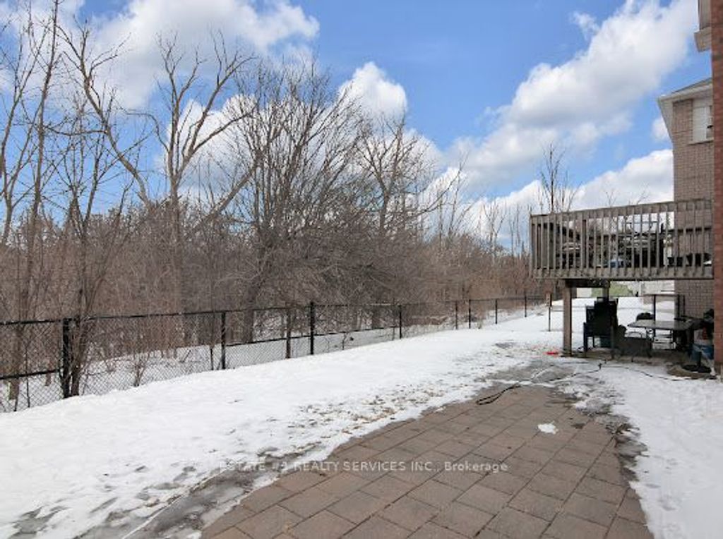 Photo of 32 River Rock Crescent, Brampton, ON L7A 2W4 (MLS # W12693922)
