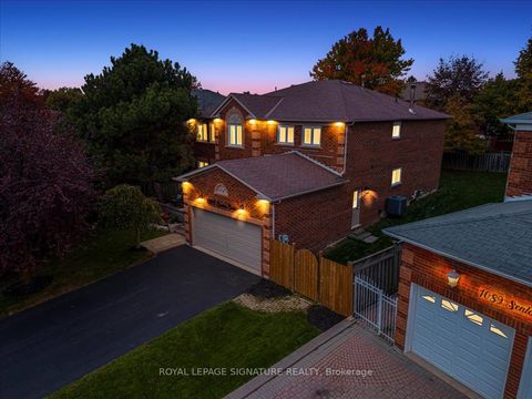 1093 Senlac Court Mississauga ON L5V 1B8