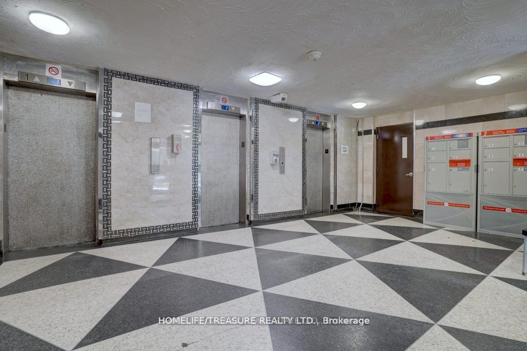 200 Lotherton Pathway 609