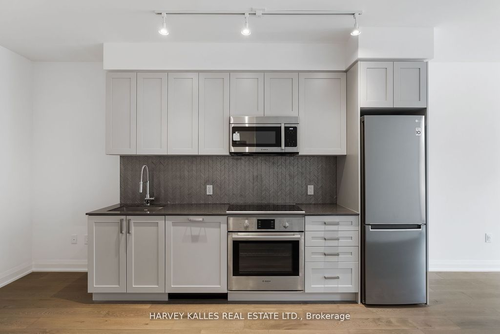 Photo of 293 The Kingsway N/A #102, Toronto, ON M9A 3A9 (MLS # W11932713)