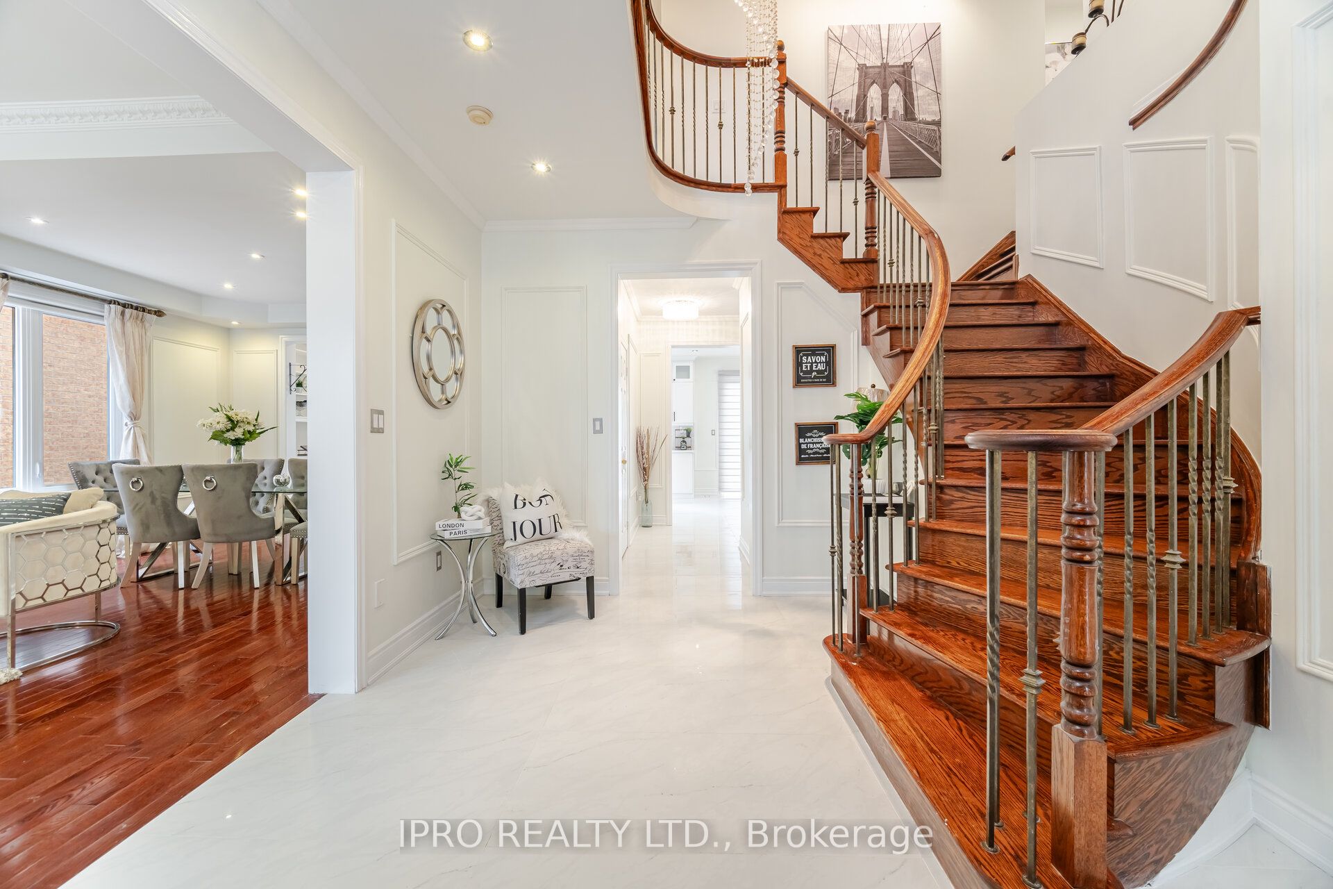 2185 Highcliffe Way