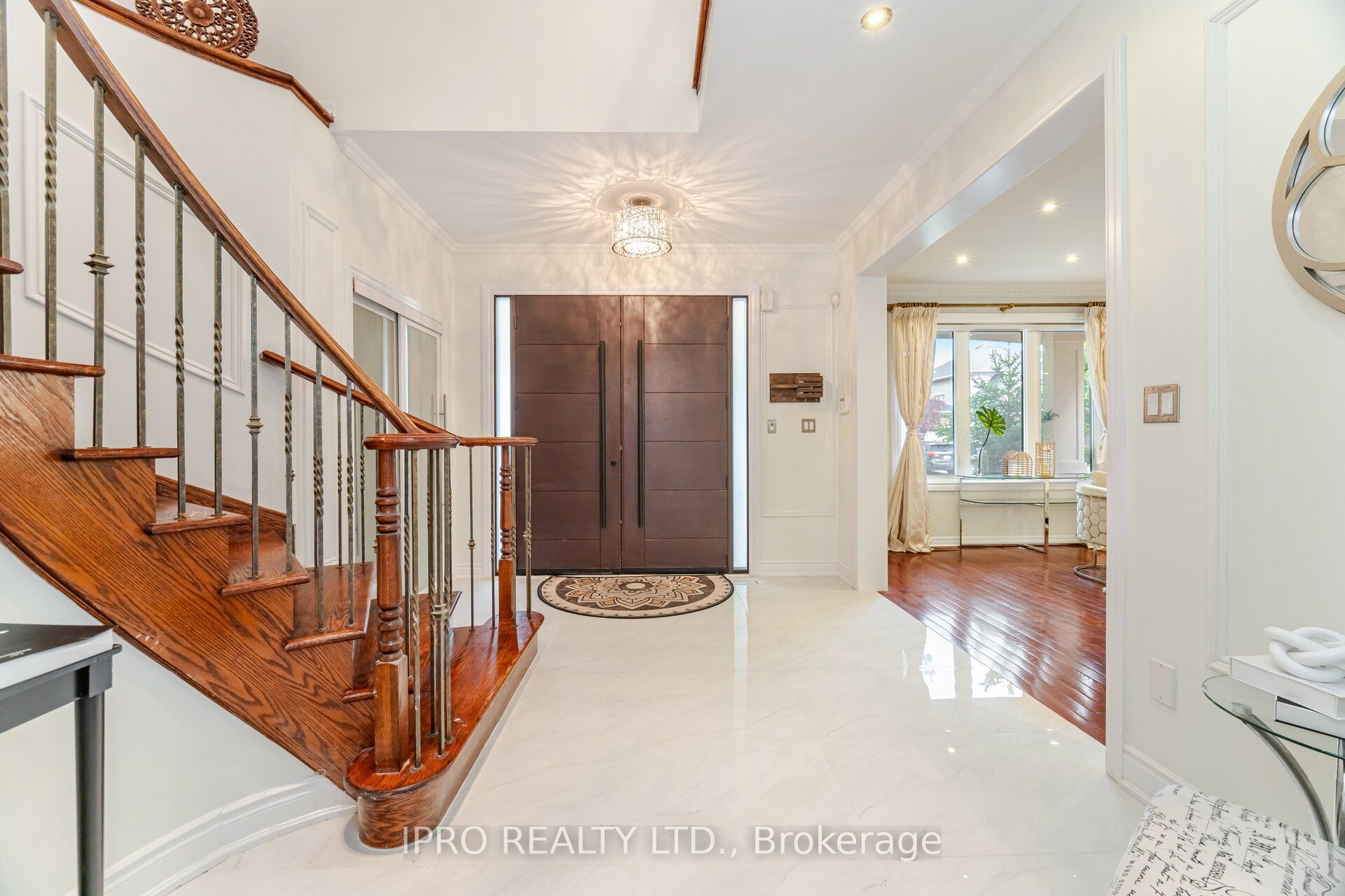 2185 Highcliffe Way