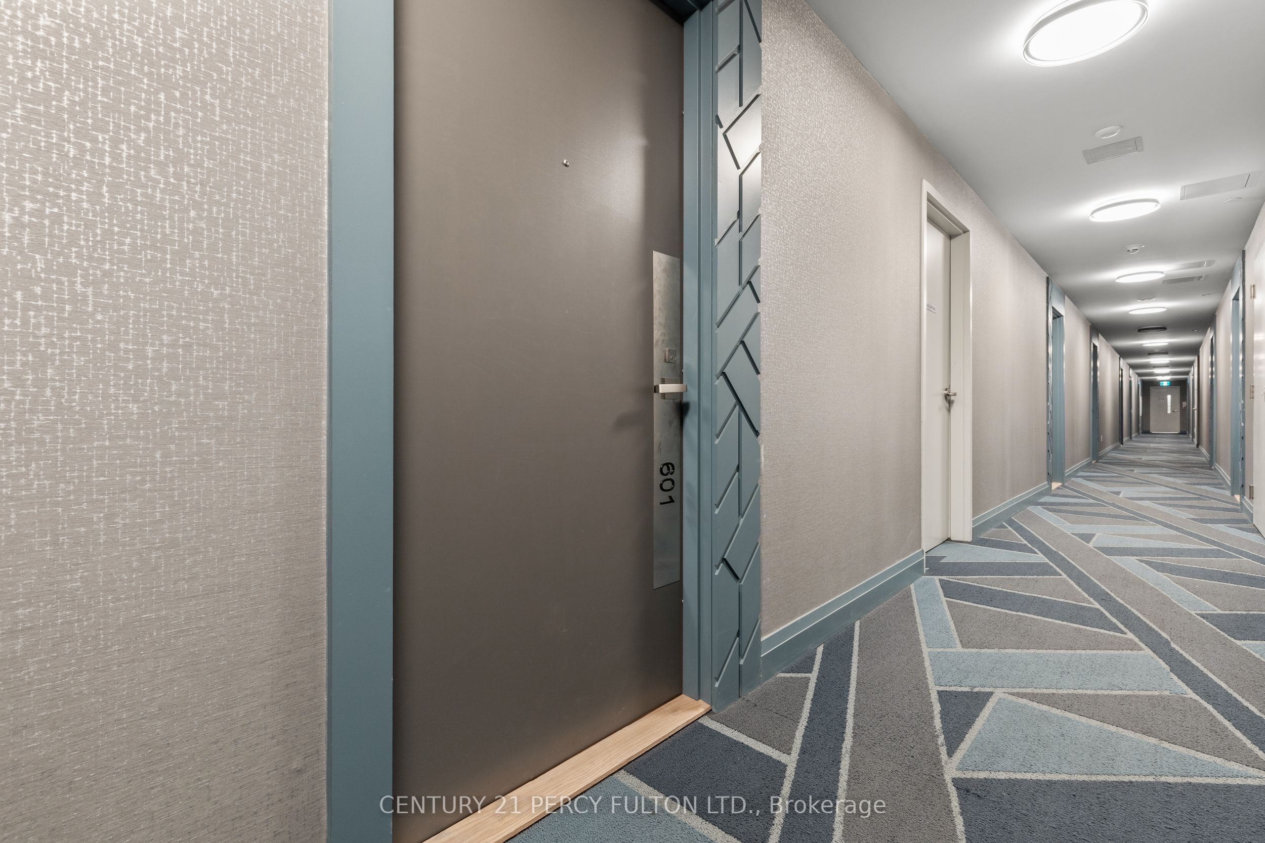 415 Main Street W 601