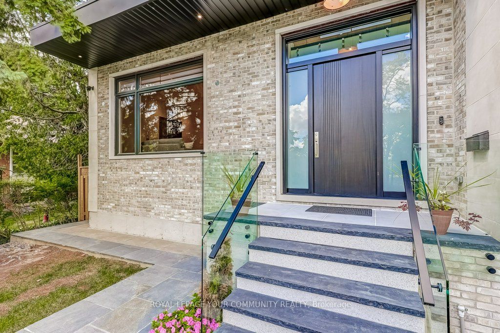 Photo of 2 Hemford Crescent, Toronto, ON M3B 2S5 (MLS # C12373901)