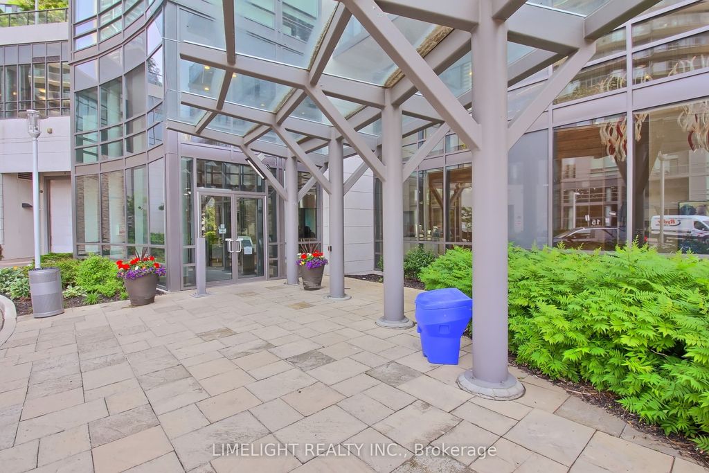 Photo of 2240 LAKE SHORE Boulevard W #2208, Toronto, ON M8V 0B1 (MLS # W12462095)