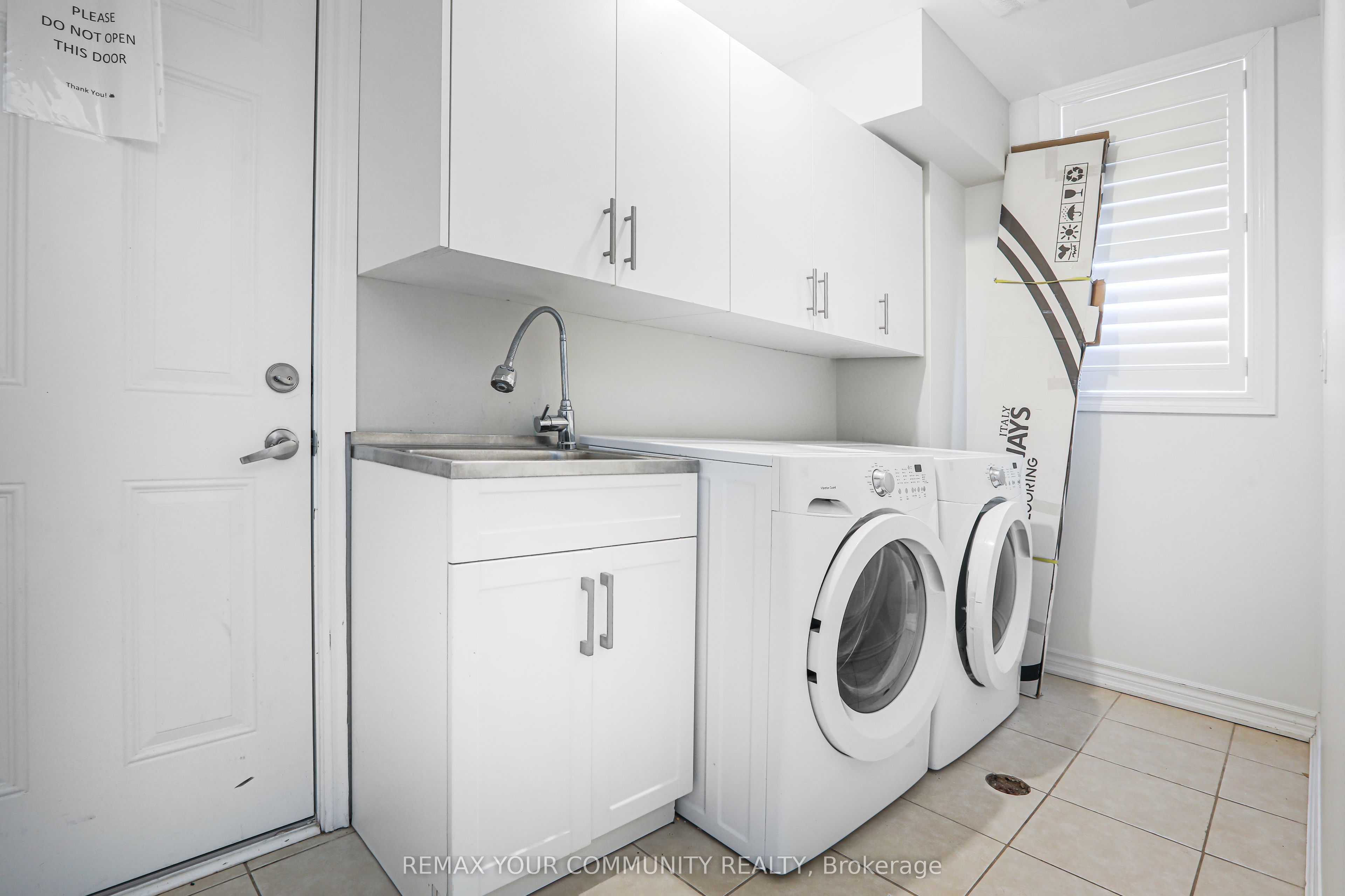 60 Cathedral High Heights E