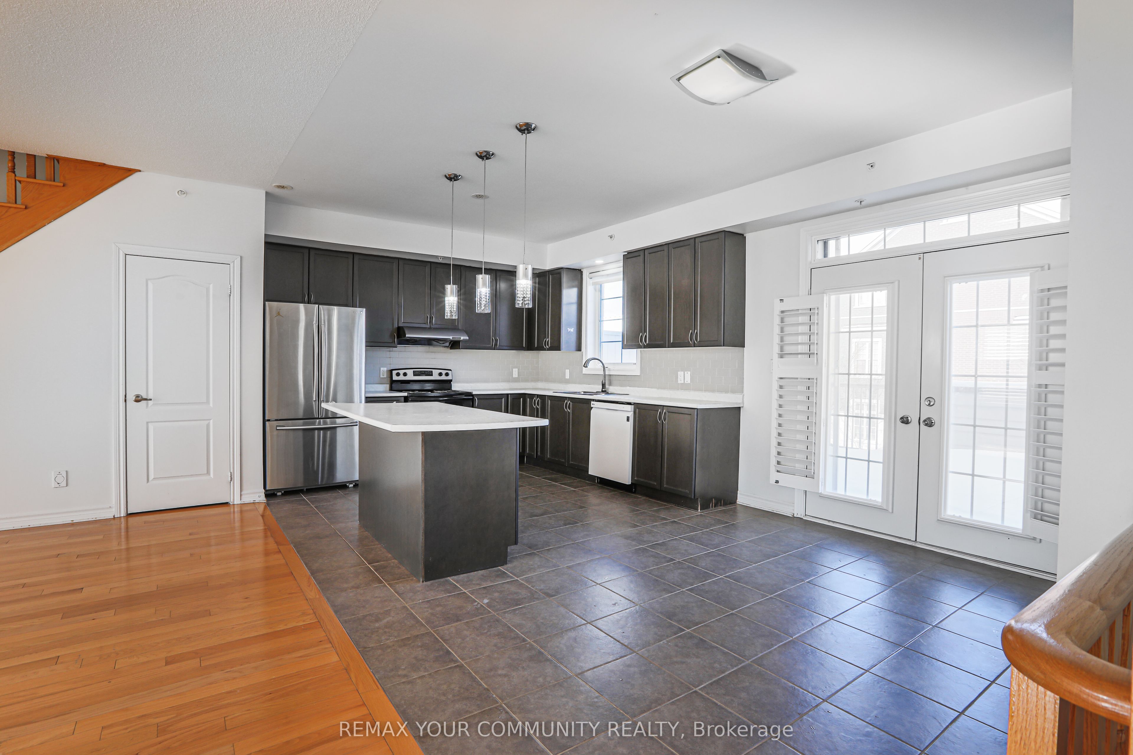 60 Cathedral High Heights E