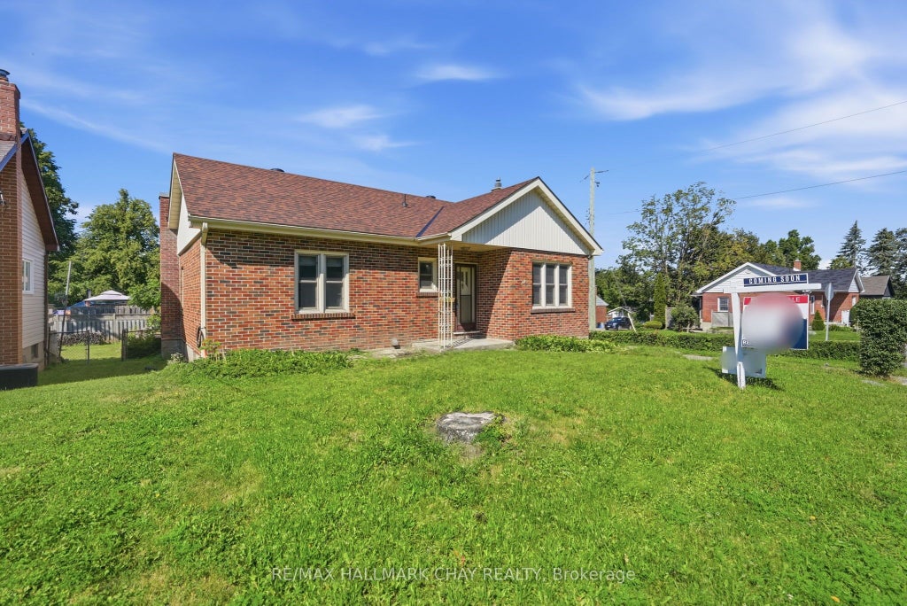 Photo of 174 St Vincent Street, Barrie, ON L4M 3Z2 (MLS # S13624994)