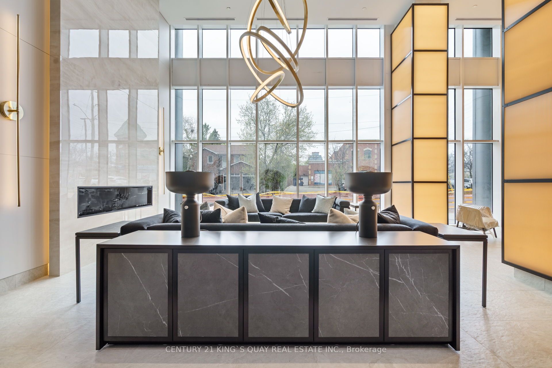 8888 Yonge Street 1004