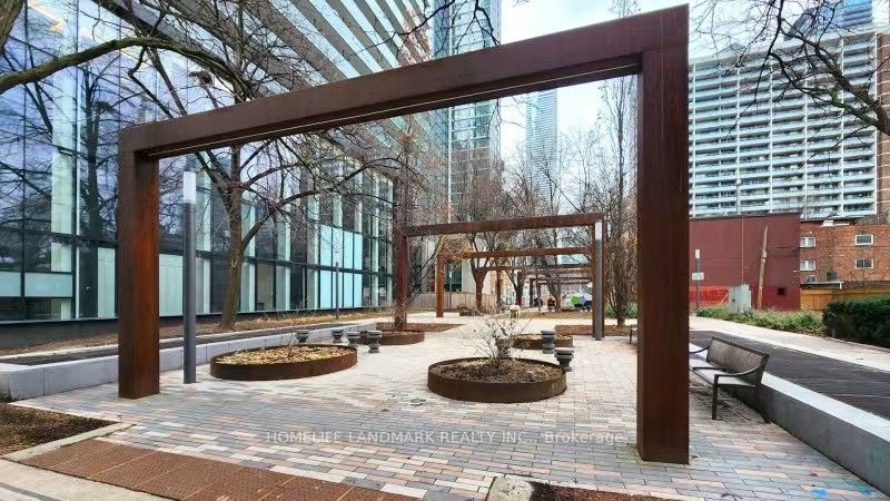 17 Dundonald Street 607