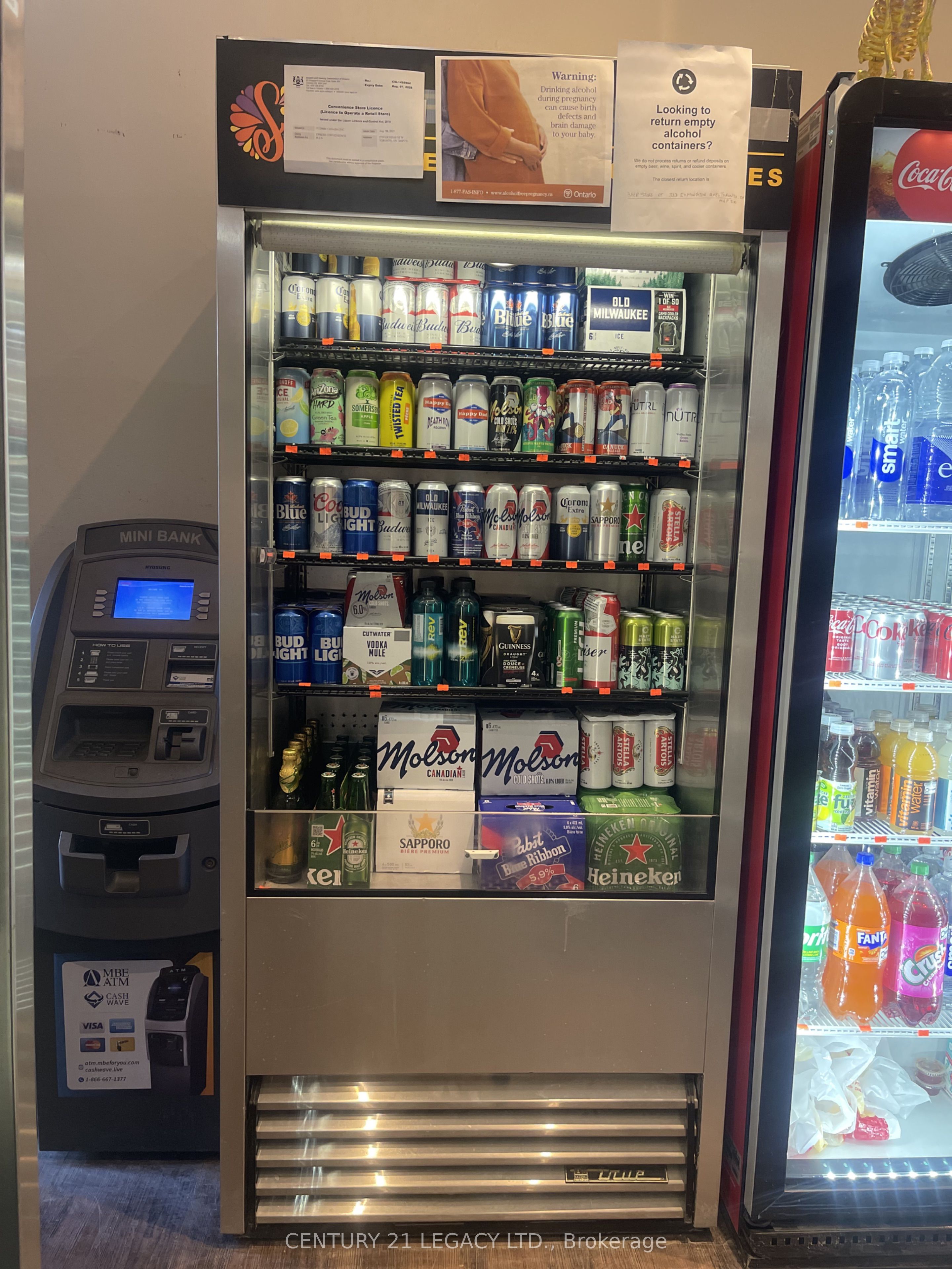 2739 Dundas Street W