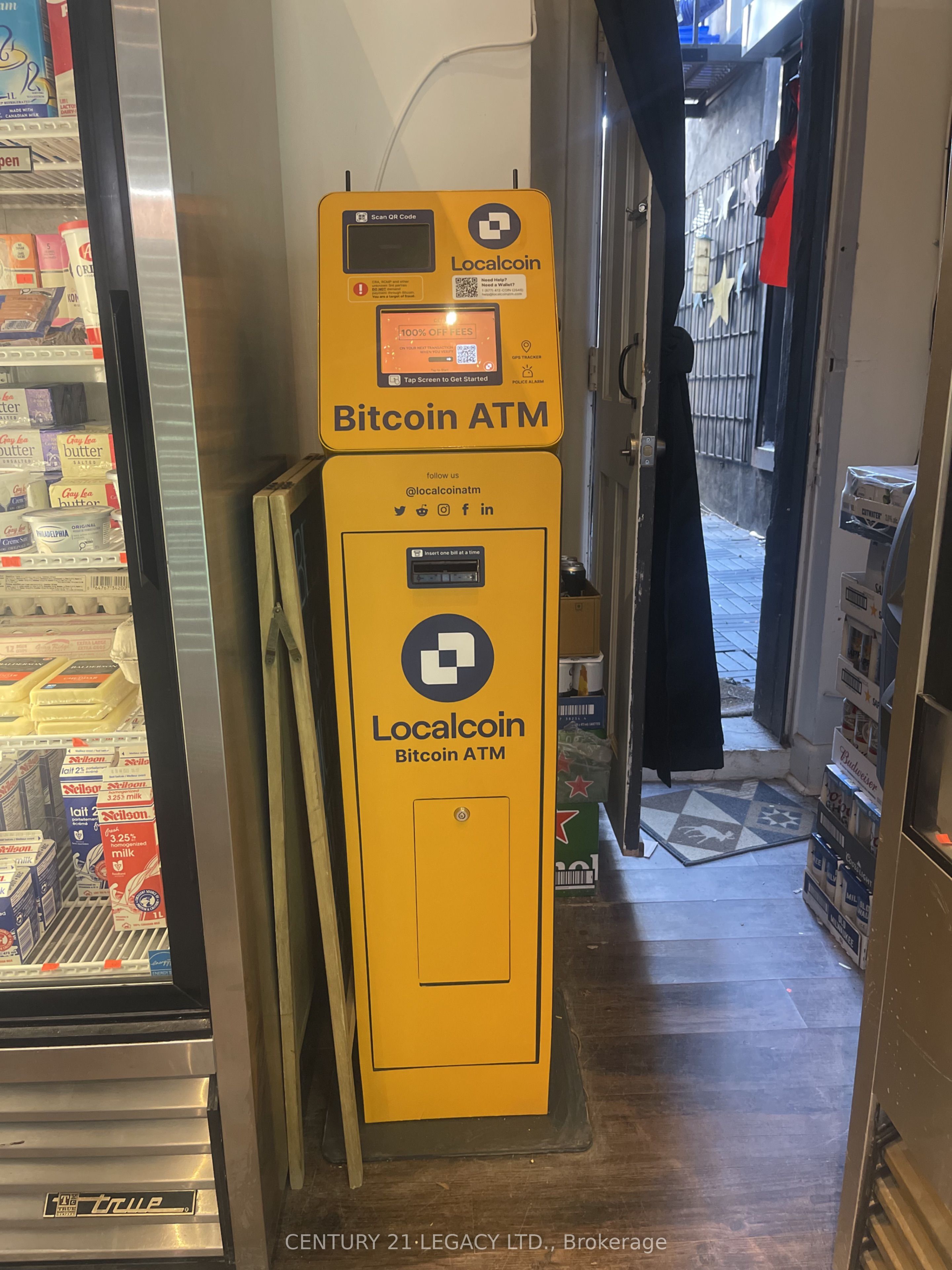 2739 Dundas Street W