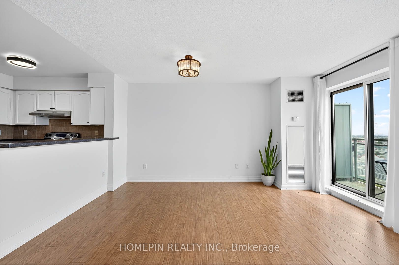 39 Oneida Crescent 1103