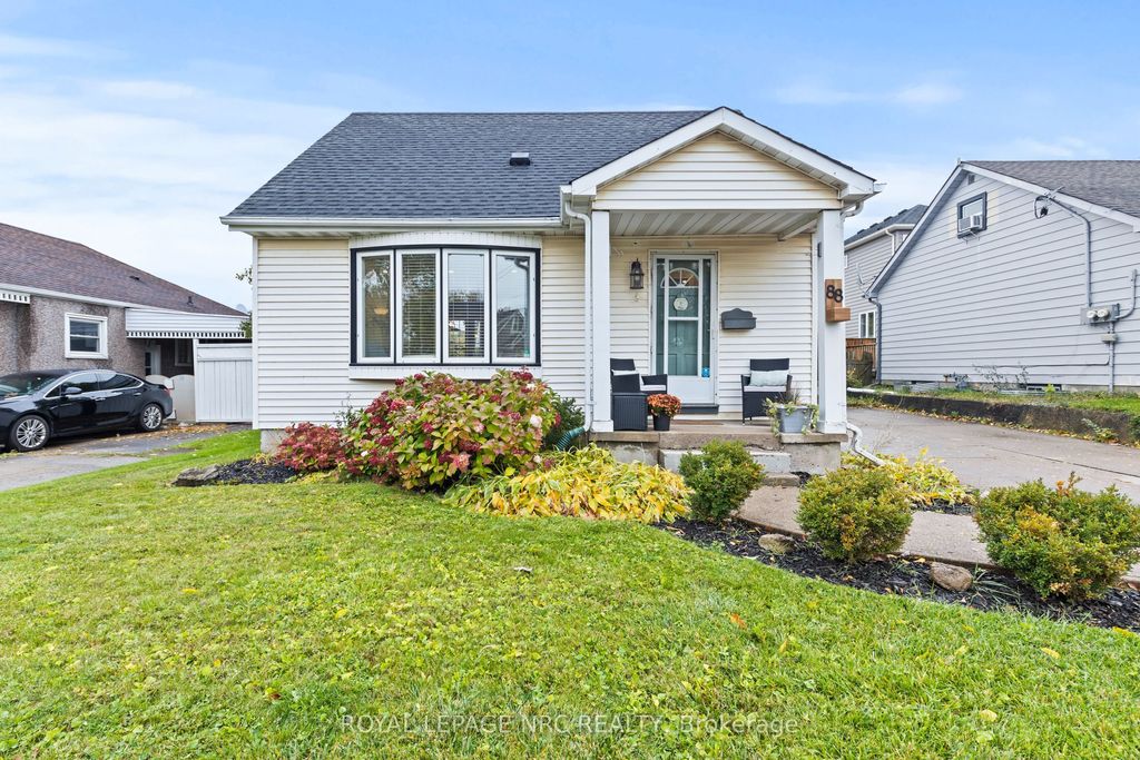 Photo of 88 Park Avenue, St. Catharines, ON L2P 1R9 (MLS # X12499642)