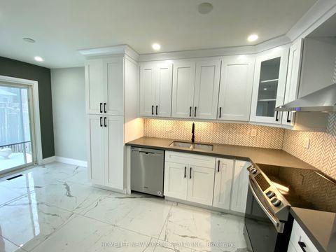 96 Dairis Crescent Markham ON L3S 1S5
