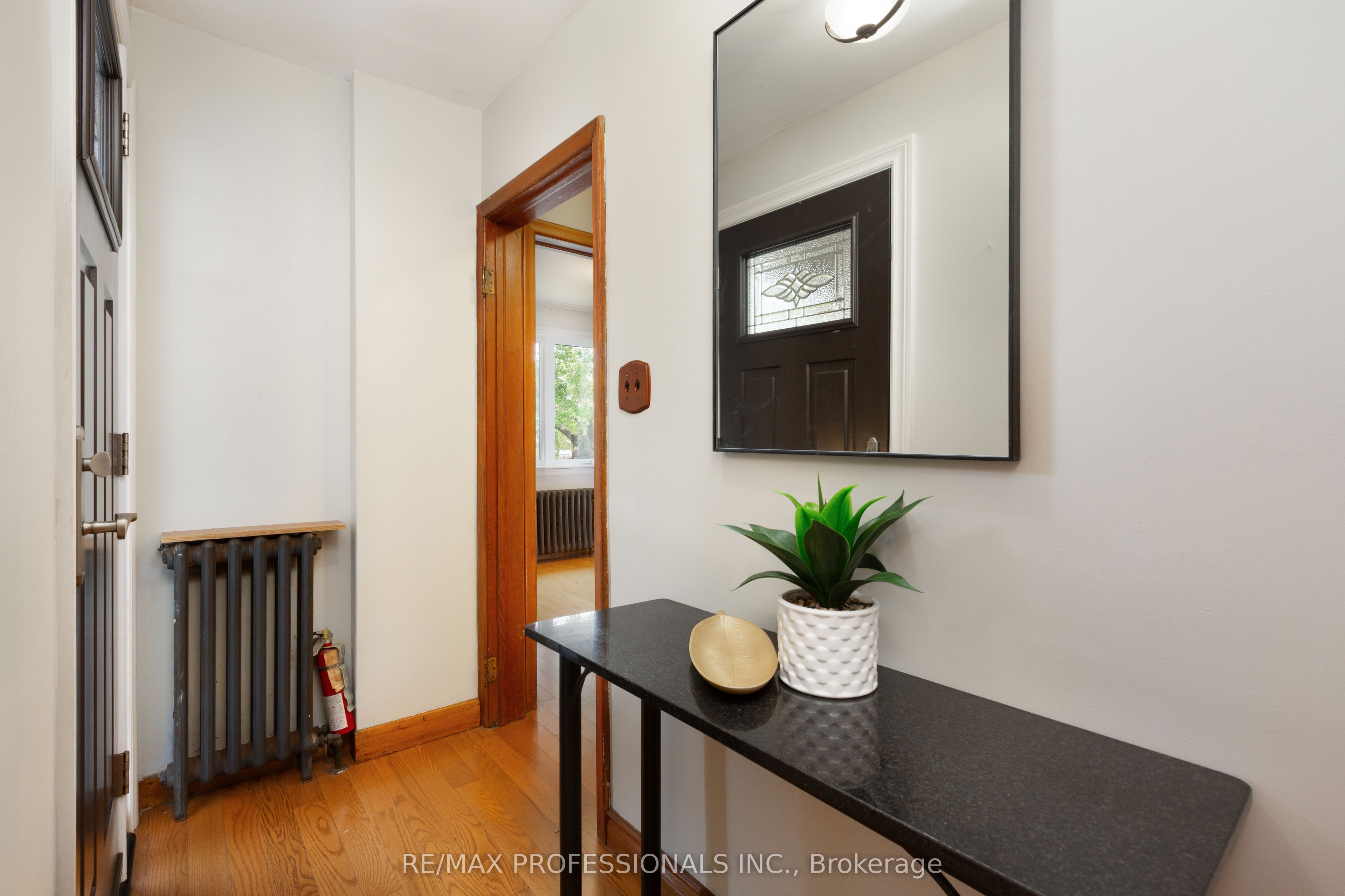 12 Mcintosh Avenue