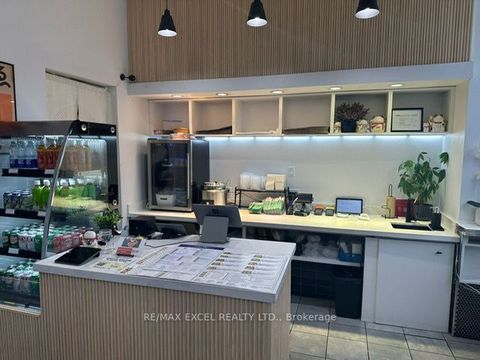 755B Dundas Street W Toronto ON M6J 1T9