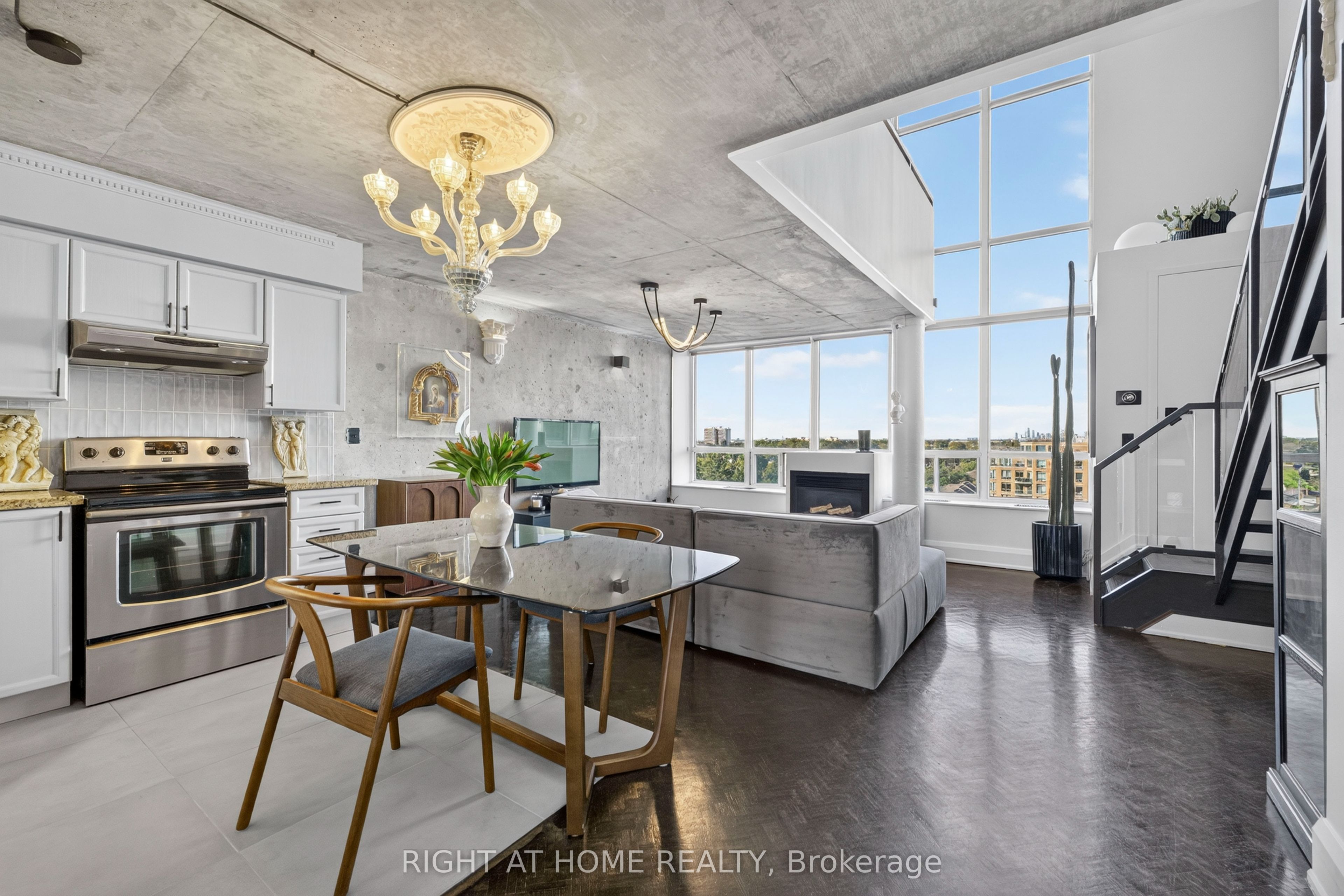 250 Manitoba Street 612