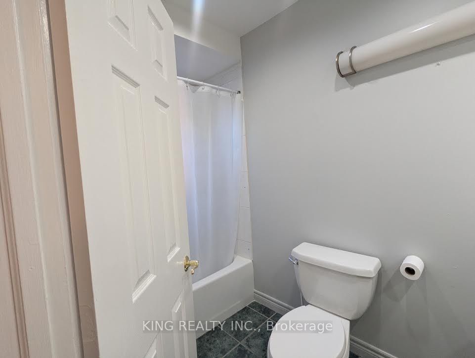 15 Roxaline Street