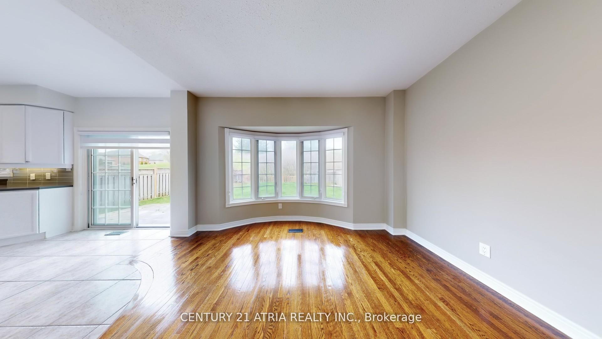 323 Bristol Road E
