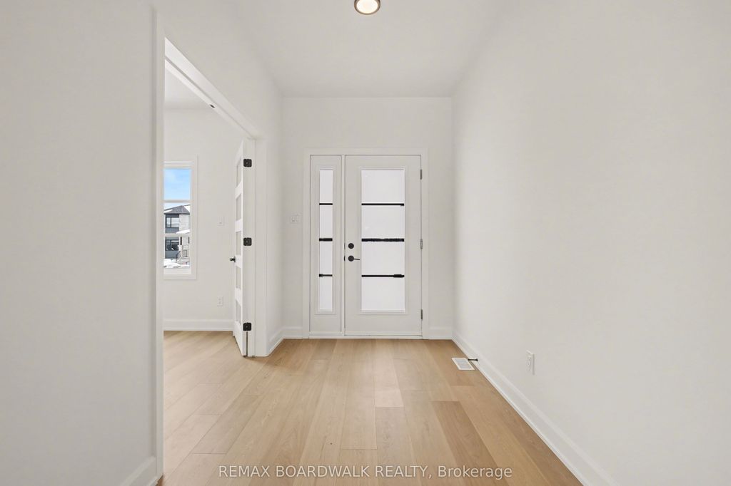 Photo of 444 AURORA Street, Russell, ON K4R 0L3 (MLS # X12748180)