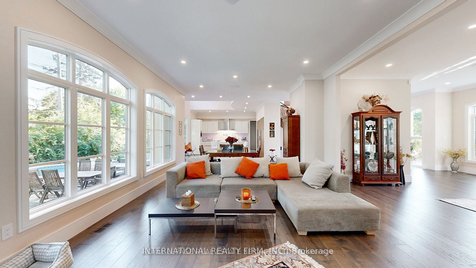 1286 Cambridge Drive