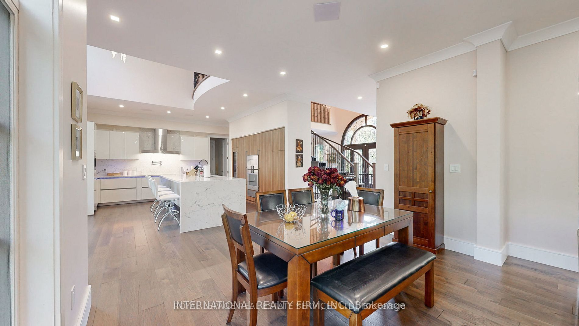 1286 Cambridge Drive