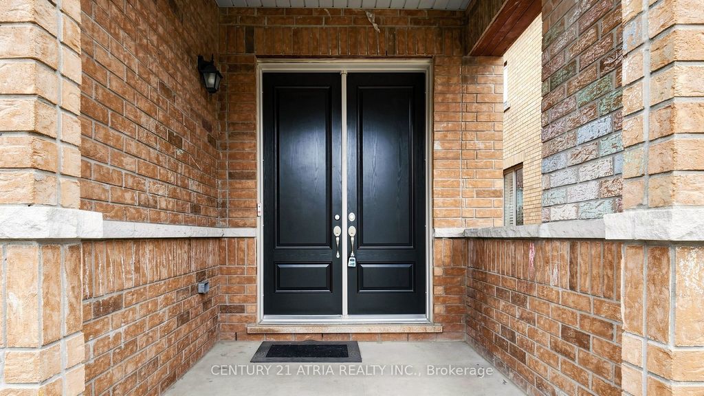 Photo of 37 Capreol Avenue, Aurora, ON L4G 0Z8 (MLS # N13092400)