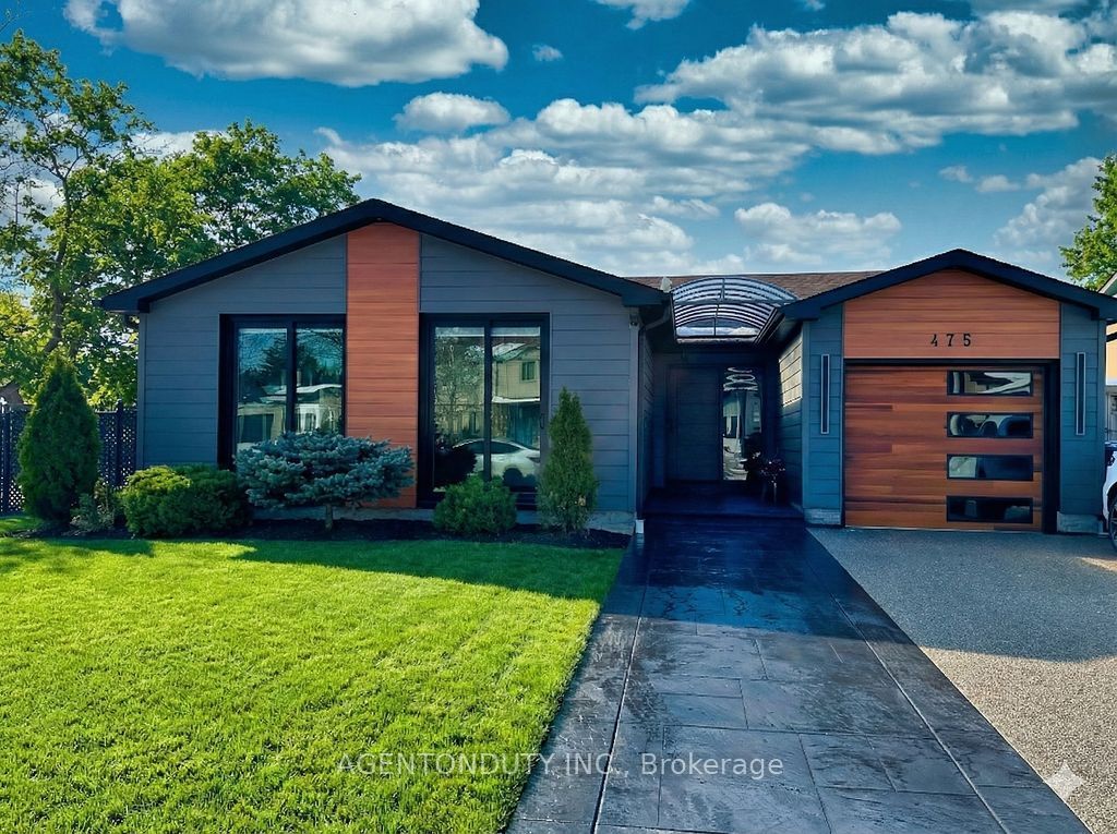 Photo of 475 Karen Park Crescent, Mississauga, ON L5A 3E1 (MLS # W12804040)