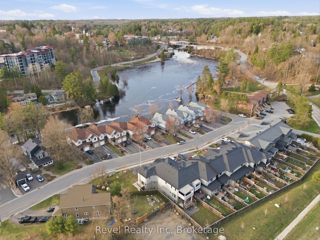 Photo of 181 Anglo Street, Bracebridge, ON P1L 2H3 (MLS # X13044830)