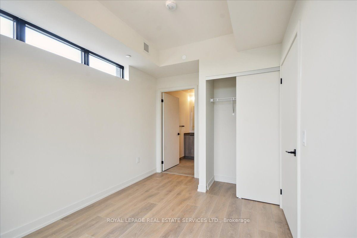 Toronto, ON M6R 2B2, Canada, 2 Bedrooms Bedrooms, ,2 BathroomsBathrooms,Residential,Active,170708