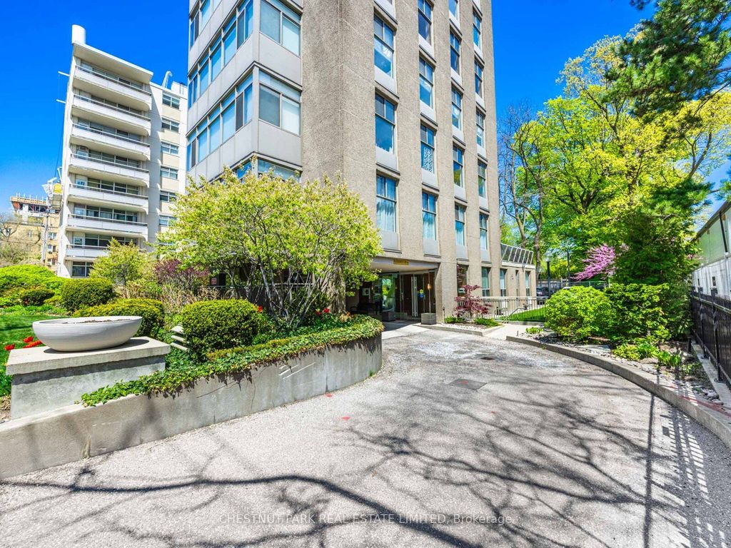 Photo of 423 Avenue Road #8, Toronto, ON M4V 2H7 (MLS # C12381548)